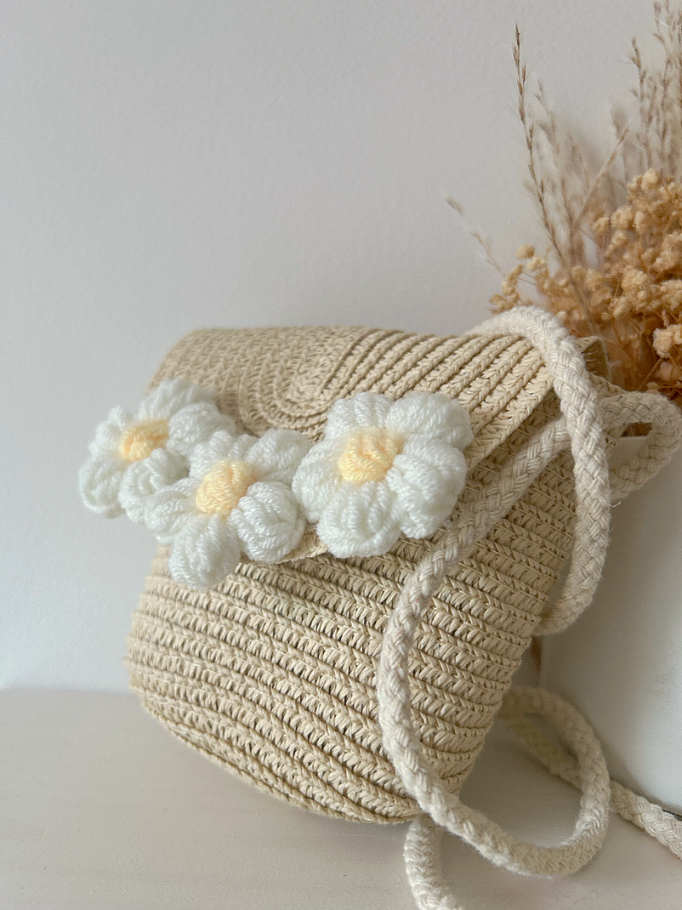 Crochet Daisy Straw Bag in Sand image 3