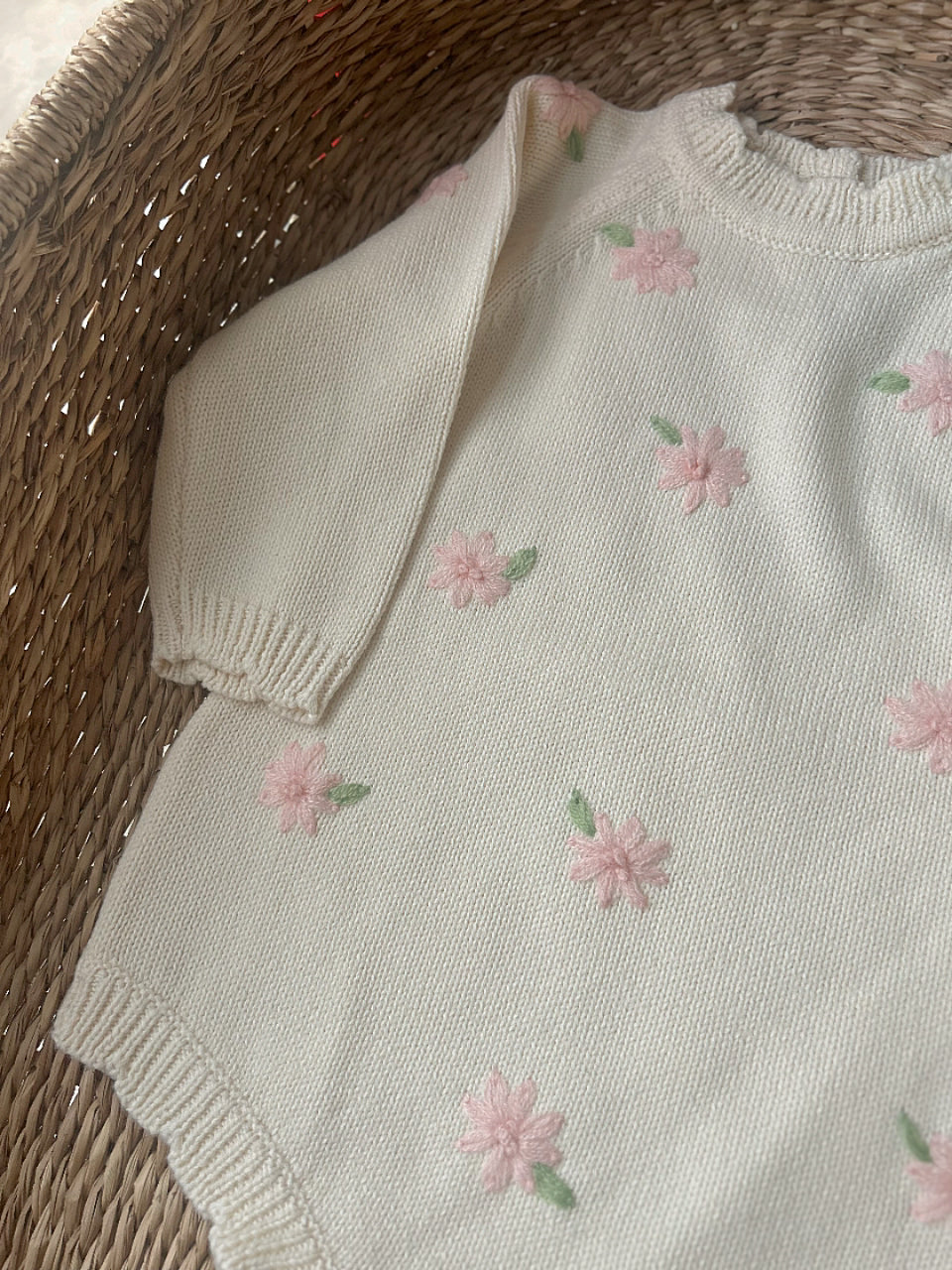 FLORAL EMBRIODERY CREAM SOFT KNIT ROMPER