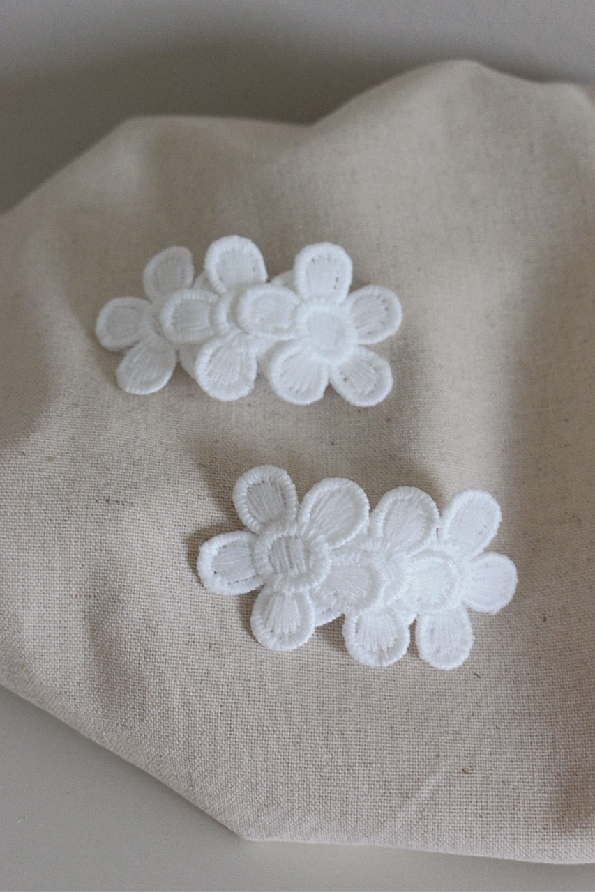 Flower Power White Snap Clip Set image 4