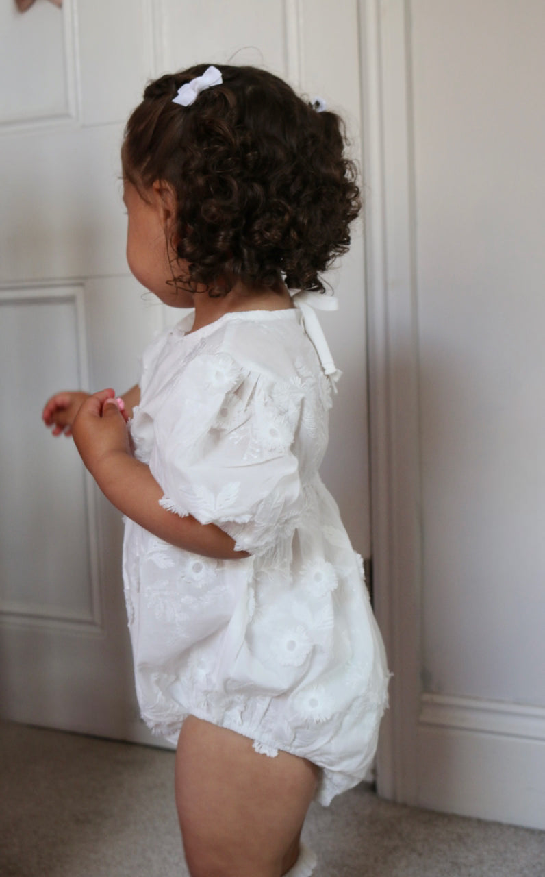 WHITE FLORAL PUFF SLEEVE ROMPER