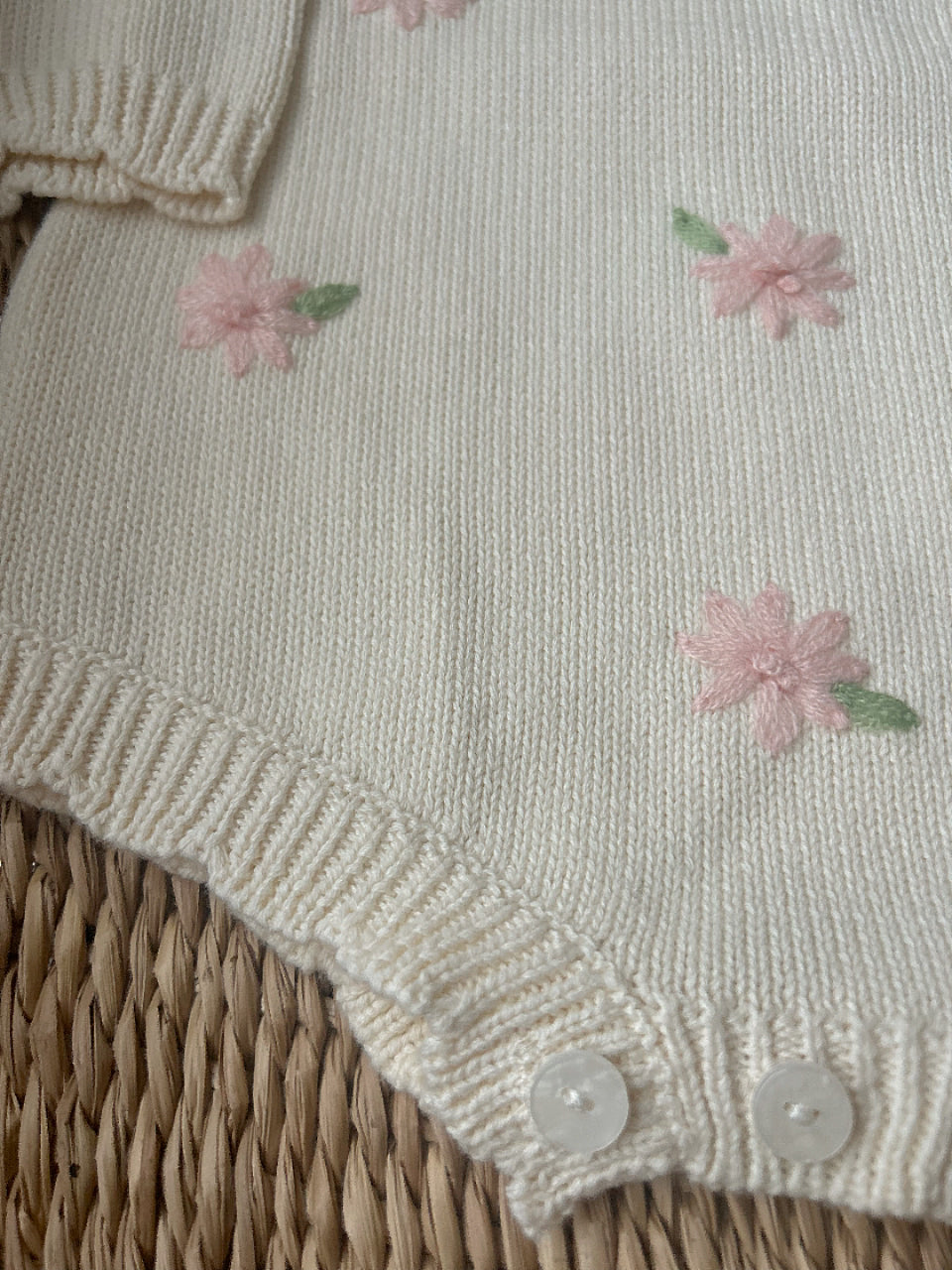 FLORAL EMBRIODERY CREAM SOFT KNIT ROMPER