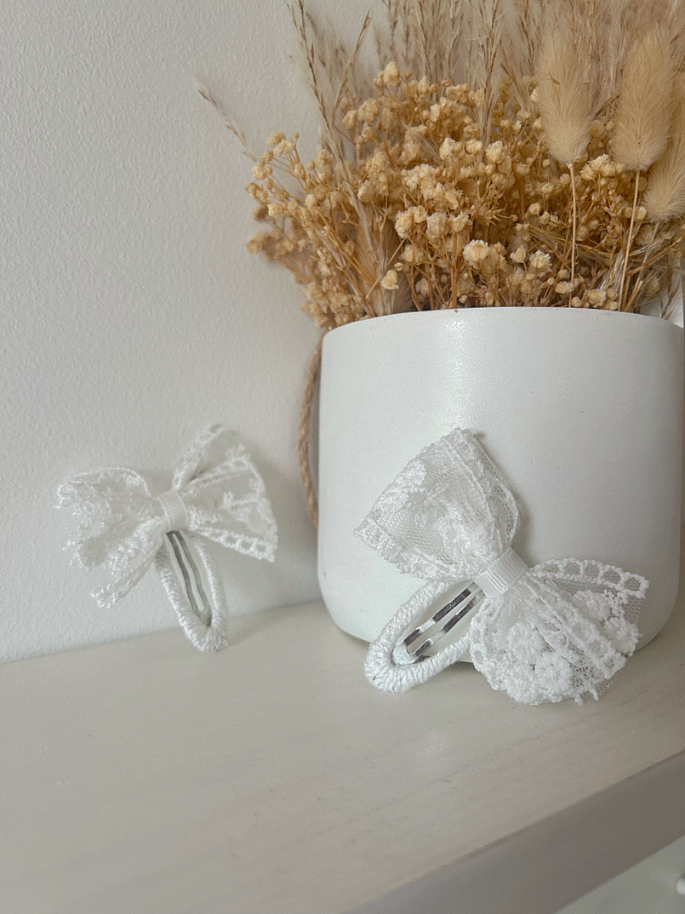Sweetie Lace Bow Clip Set - White image 0