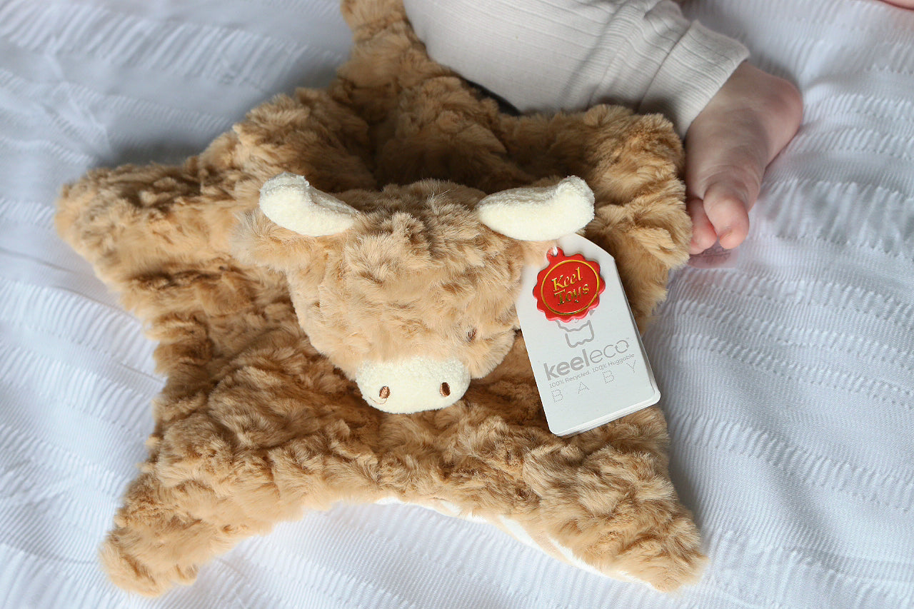 BUTTERCUP HIGHLAND COW COMFORTER