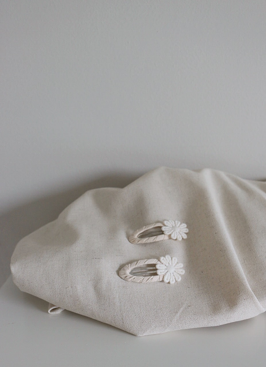 SINGLE DAISY NATURAL SNAP CLIP