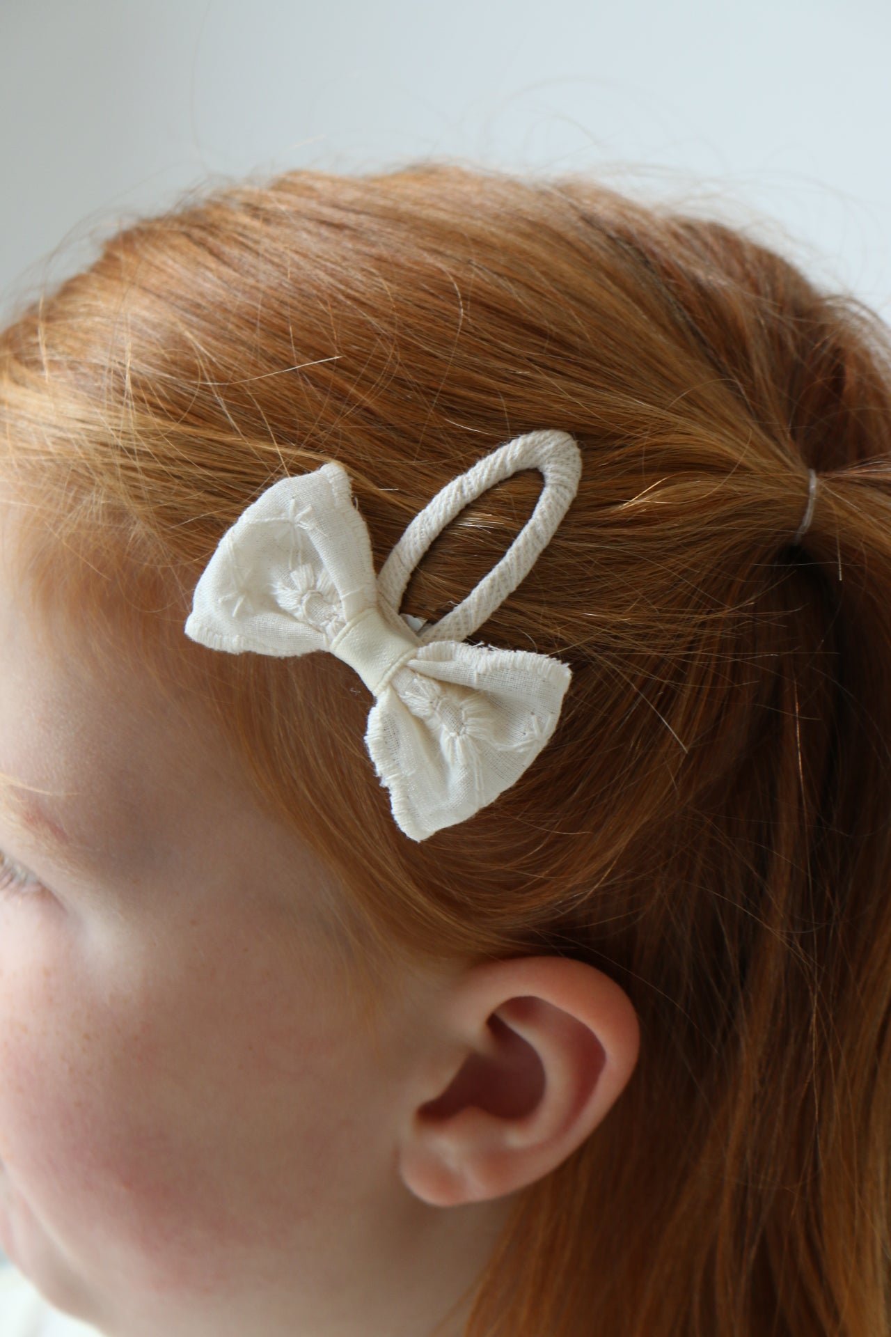 FLORAL EMBROIDERY PIGTAIL SET | CREAM