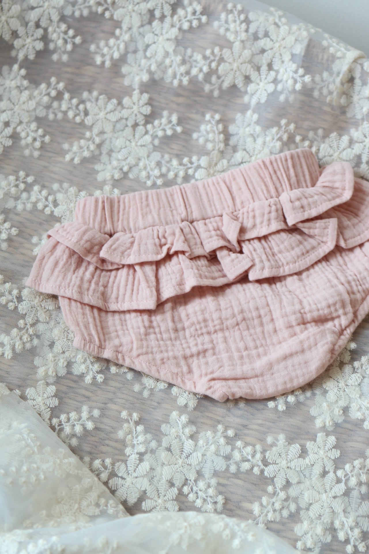 ruffle cotton bloomer laid on lace