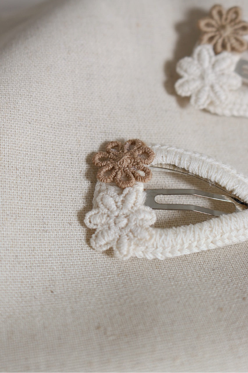 Flower Heart Natural Snap Clip image 1