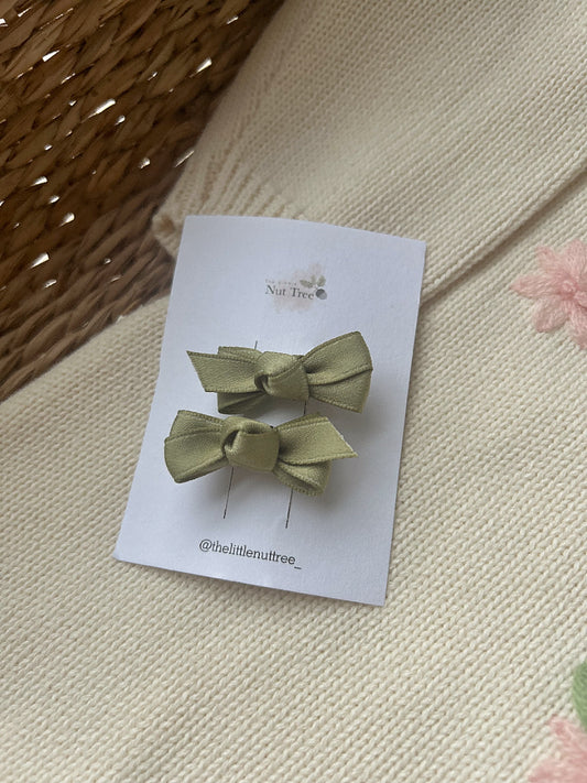 PETIT SILK RIBBON BOW SET - OLIVE