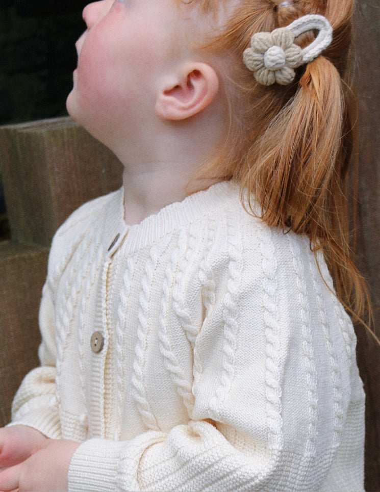 Neutral Daisy Crochet Snap Clip image 4