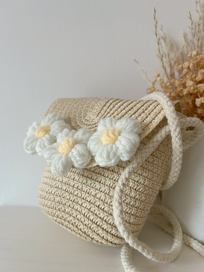 Crochet Daisy Straw Bag in Sand image 3