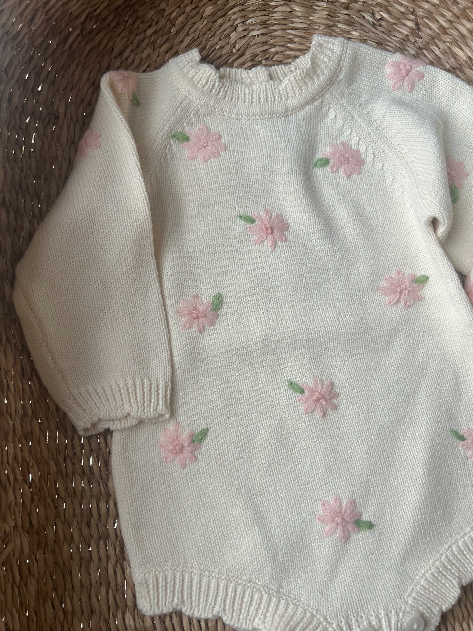 FLORAL EMBRIODERY CREAM SOFT KNIT ROMPER