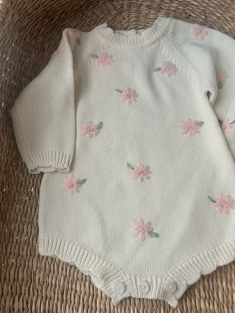 FLORAL EMBRIODERY CREAM SOFT KNIT ROMPER