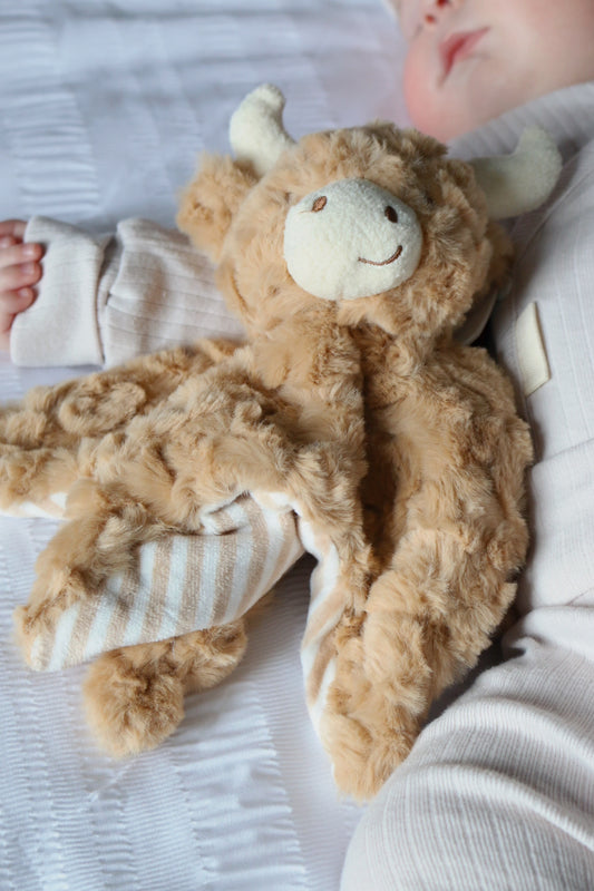 BUTTERCUP HIGHLAND COW COMFORTER