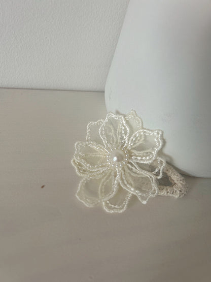Dainty Flower Snap Clip - Large image 2