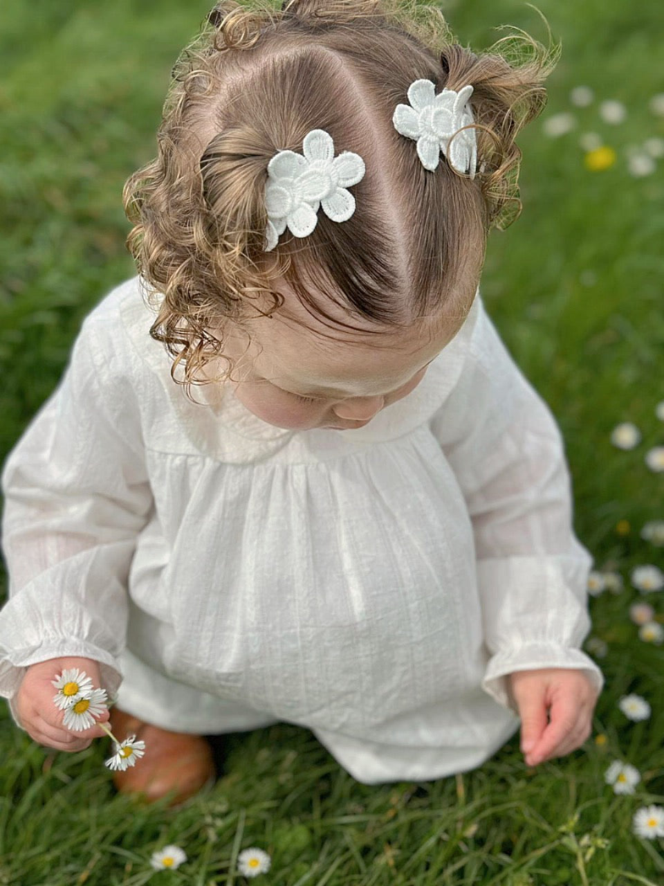 Flower Power White Snap Clip Set image 1