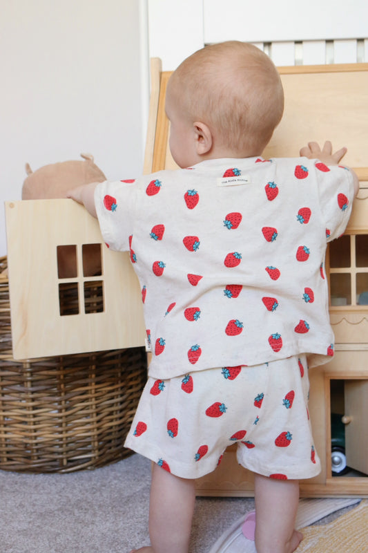 STRAWBERRY PRINT LINEN SET