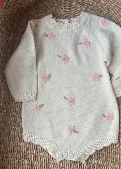 FLORAL EMBRIODERY CREAM SOFT KNIT ROMPER
