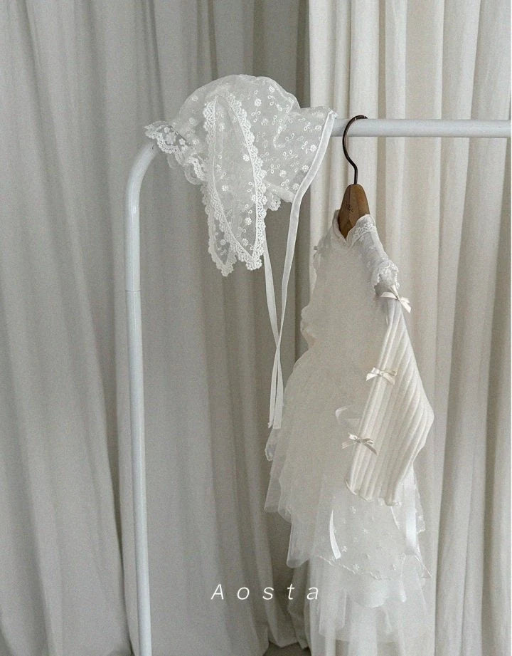 AOSTA LACE BUNNY BABY BONNET