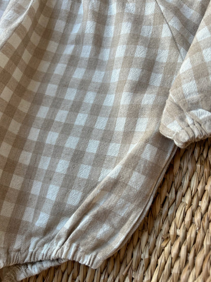 NATURAL GINGHAM BUTTON ROMPER - BEIGE/CREAM