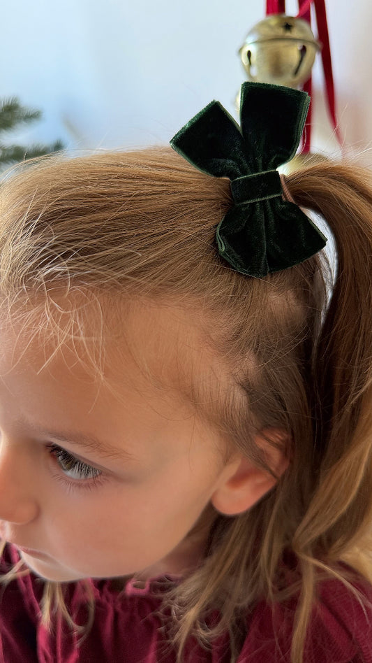 VERY FESTIVE VELVET BOW SET - CHRISTMAS GREEN