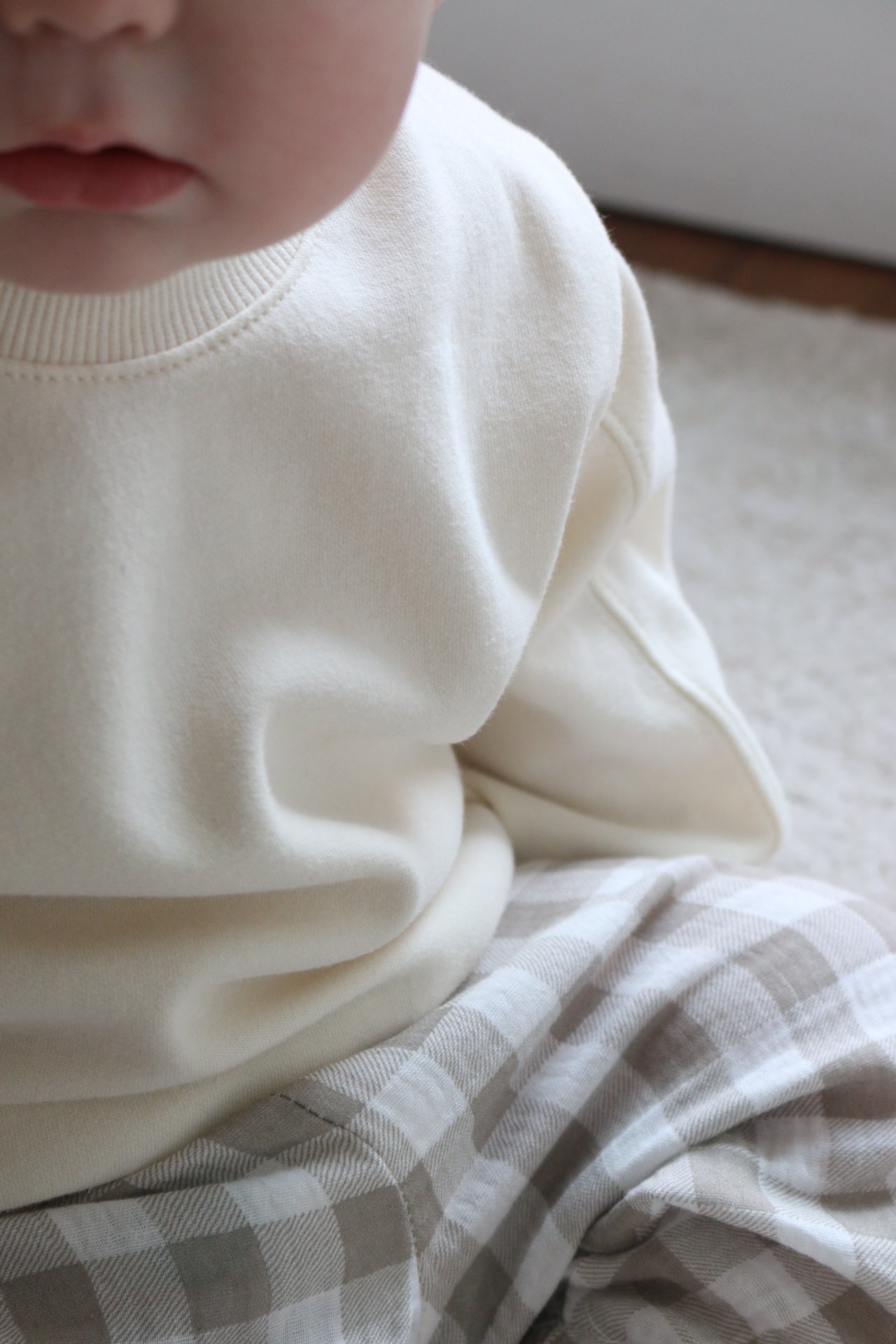 CREAM ULTRA SOFT COTTON SWEATSHIRT