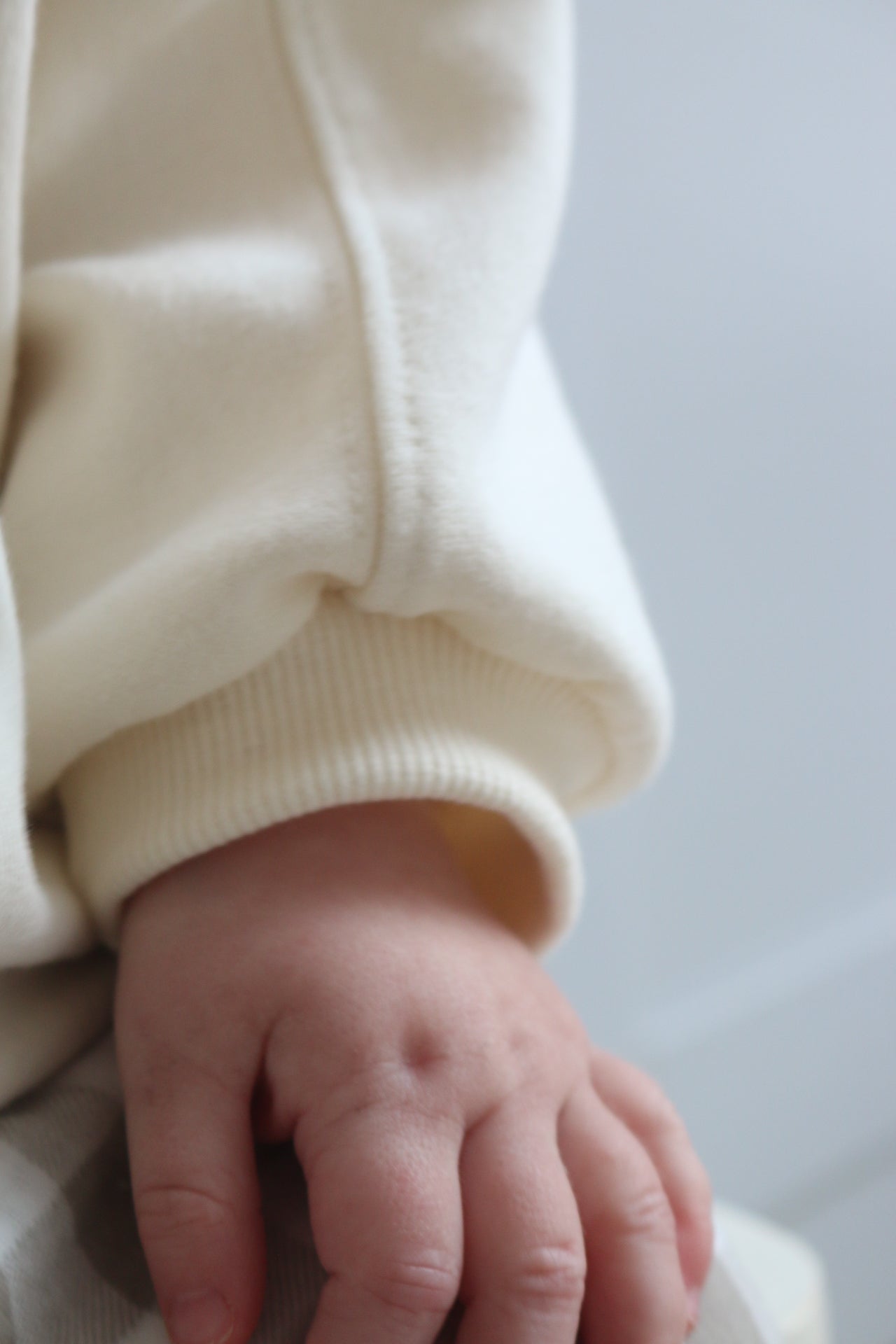 CREAM ULTRA SOFT COTTON SWEATSHIRT