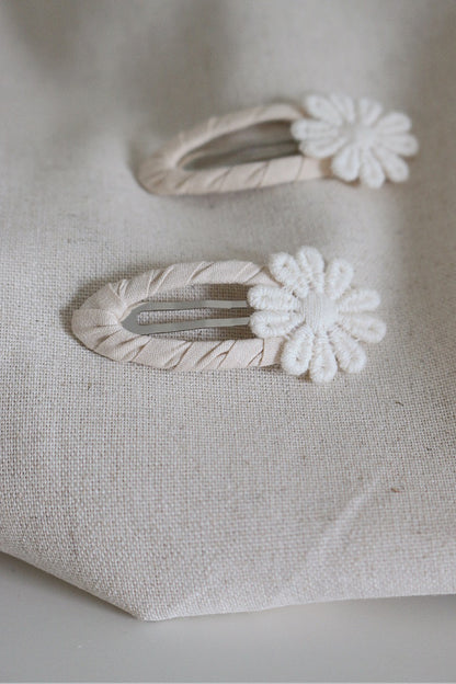 SINGLE DAISY NATURAL SNAP CLIP