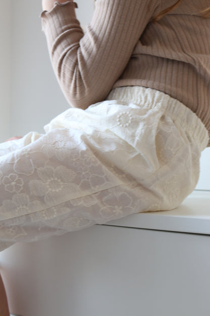IVORY FLORAL EMBRIODERY DETAILED COTTON TROUSERS