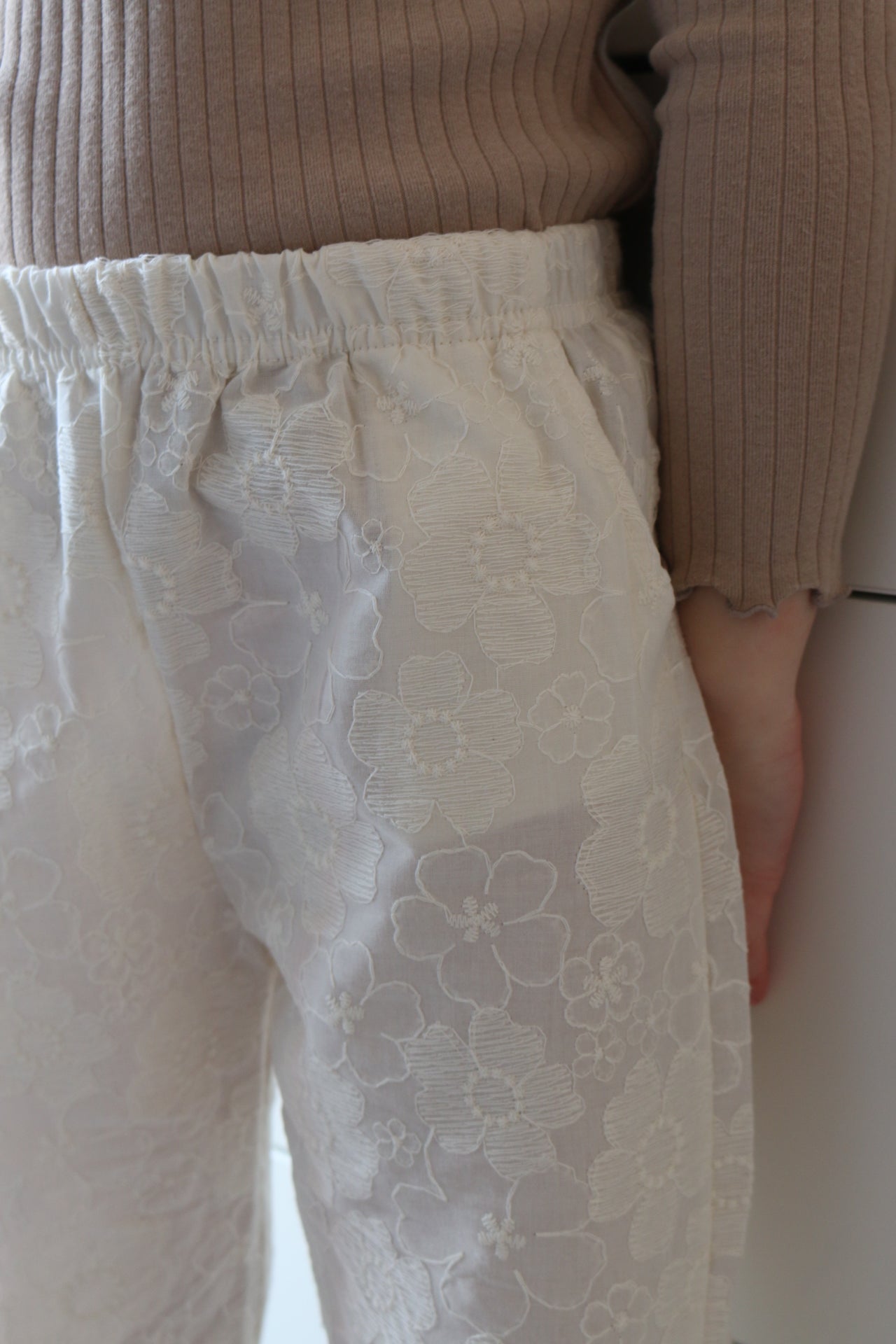 IVORY FLORAL EMBRIODERY DETAILED COTTON TROUSERS