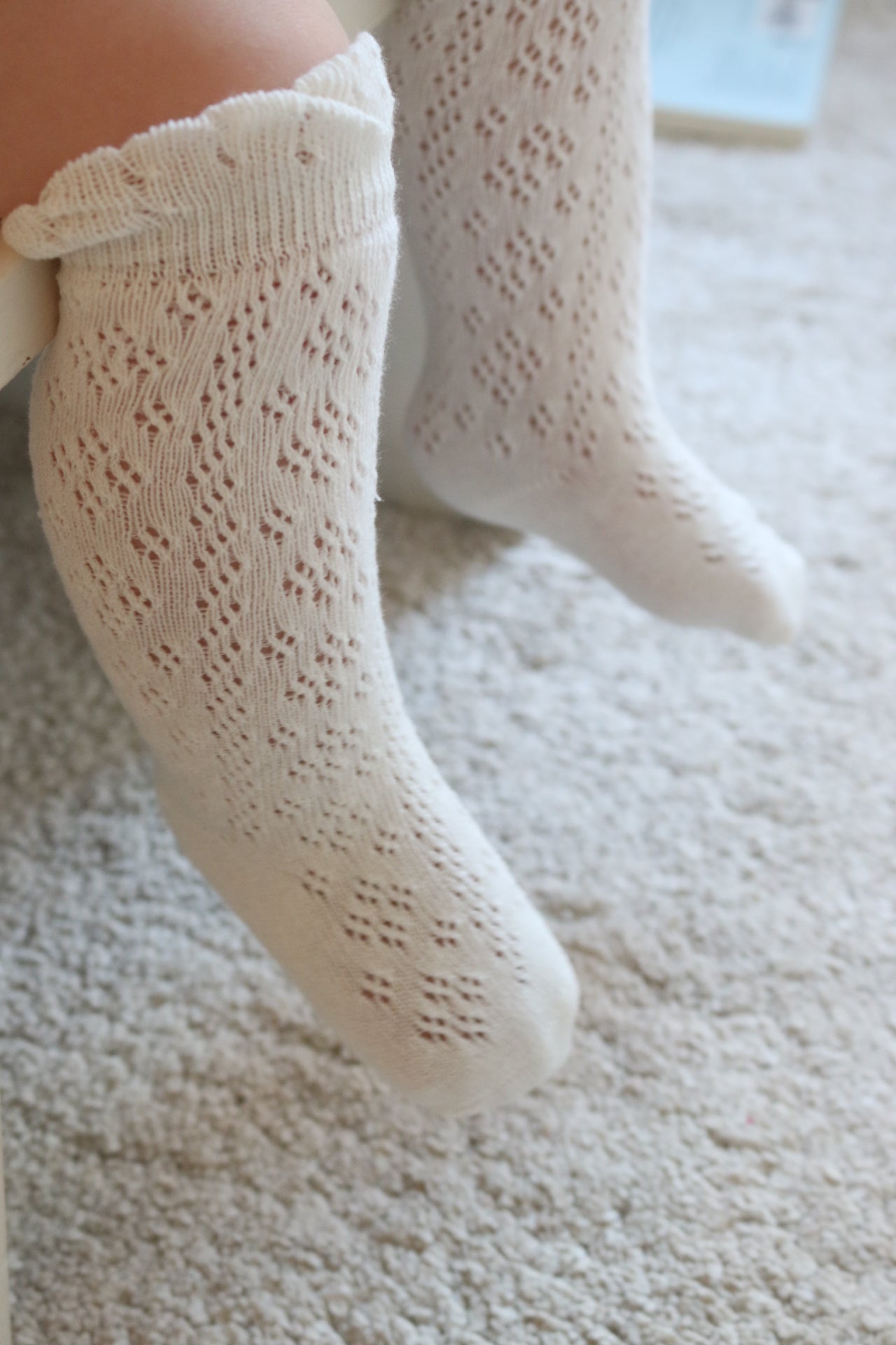 RUFFLE COTTON POINTELLE SOCKS - ALMOND