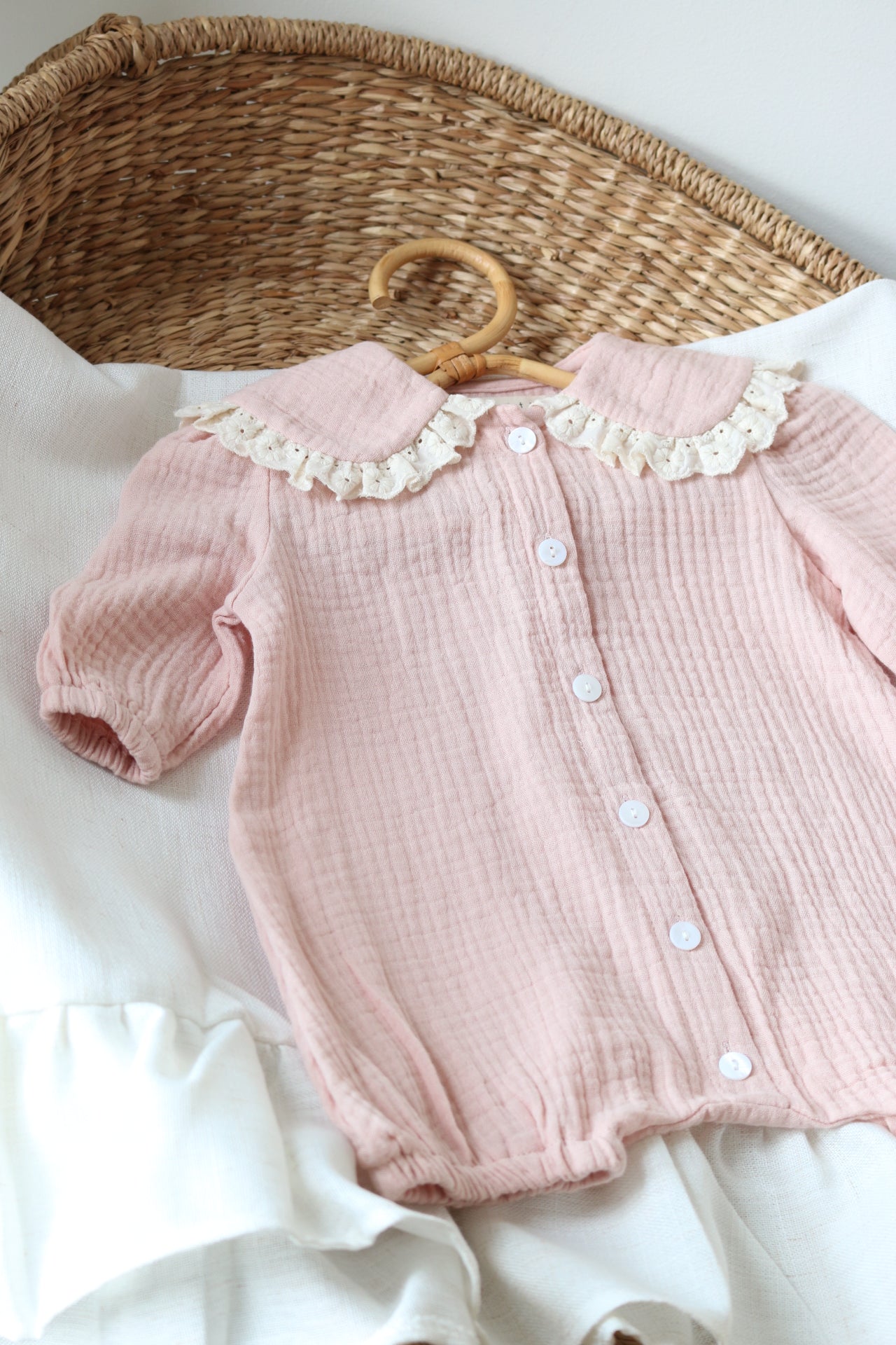 BRODERIE COLLAR MUSLIN COTTON ROMPER | SOFT ROSE
