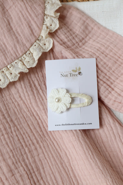 PEARL DAISY SNAP CLIP