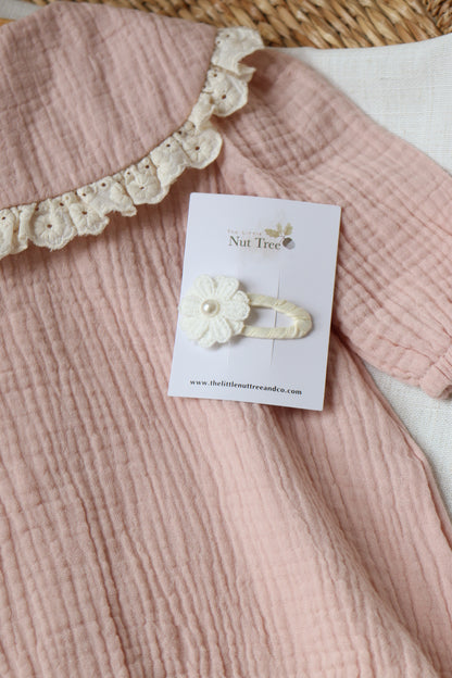 PEARL DAISY SNAP CLIP