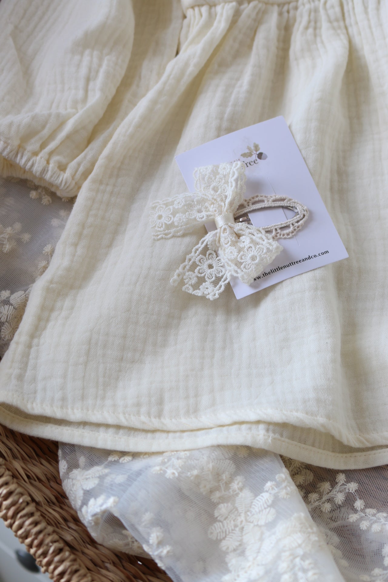 FLORAL LACE SNAP CLIP | CREAM
