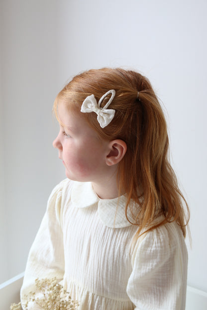 FLORAL EMBROIDERY PIGTAIL SET | CREAM