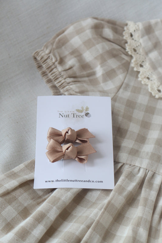 PETITE SILK RIBBON BOW SET | TAUPE