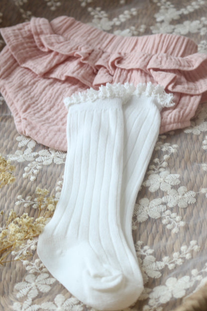 LONG COTTON LACE FRILLED SOCKS | MILK FLOWER
