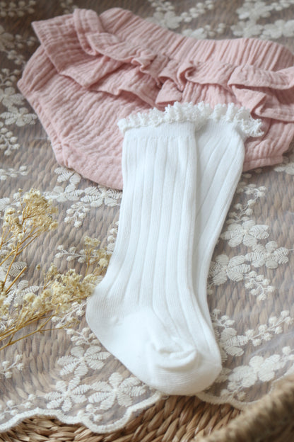 LONG COTTON LACE FRILLED SOCKS | MILK FLOWER
