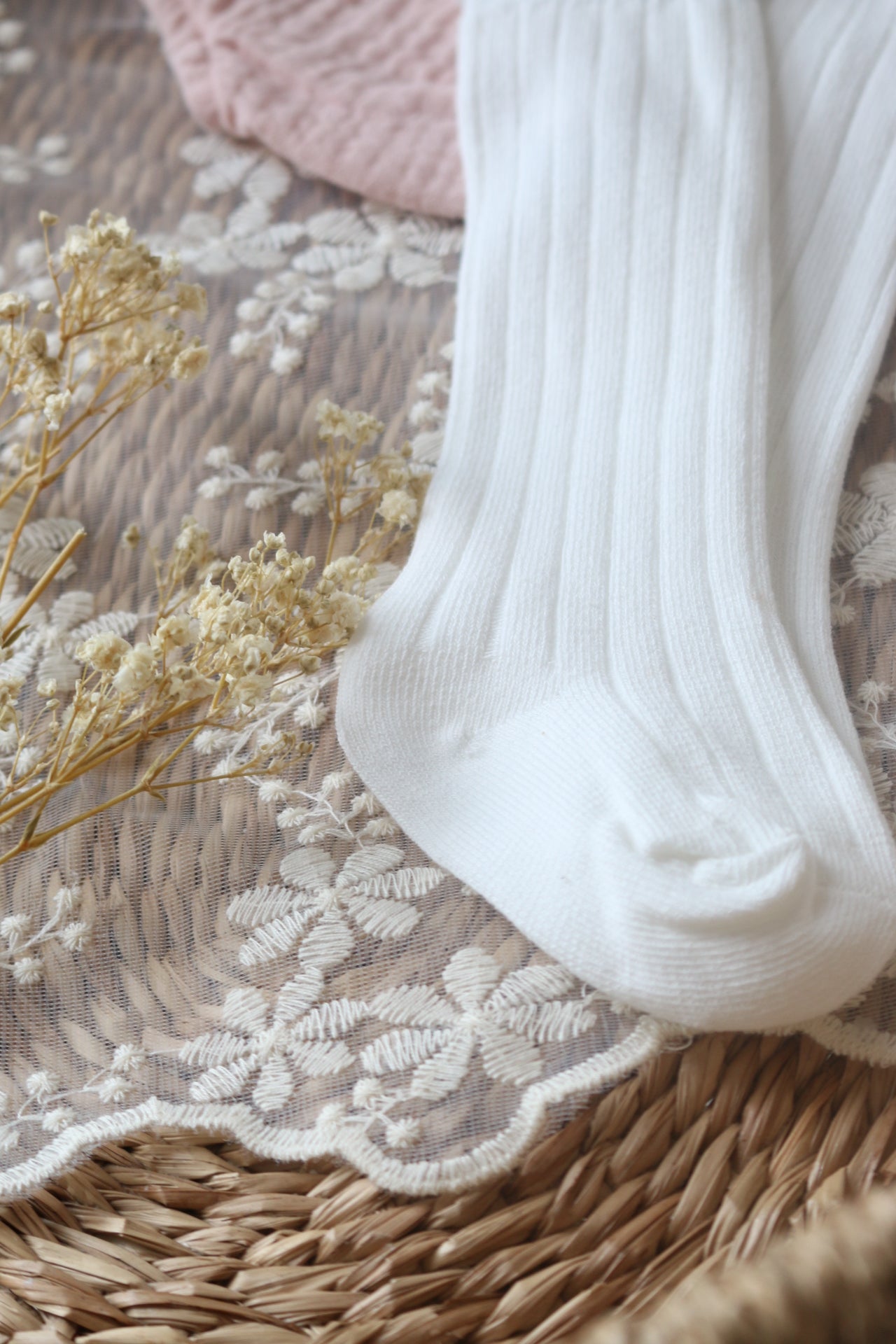 LONG COTTON LACE FRILLED SOCKS | MILK FLOWER
