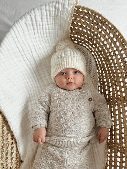 CREAM CABLE KNITTED SOFT POM HAT