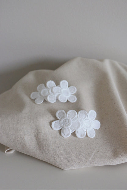 Flower Power White Snap Clip Set image 7