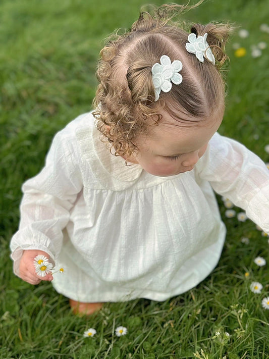 Flower Power White Snap Clip Set image 0