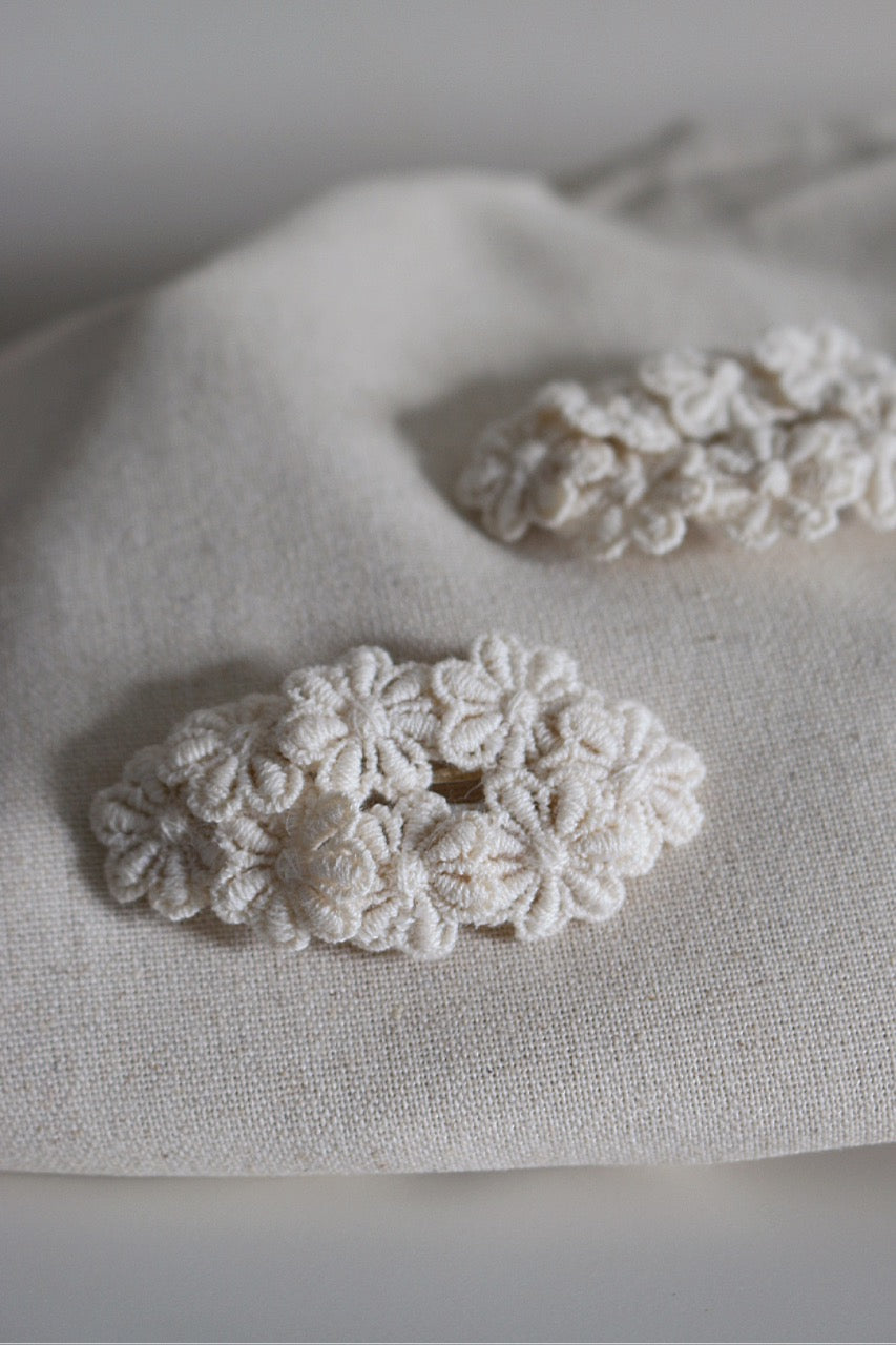 Daisy Chain Natural Snap Clip image 2